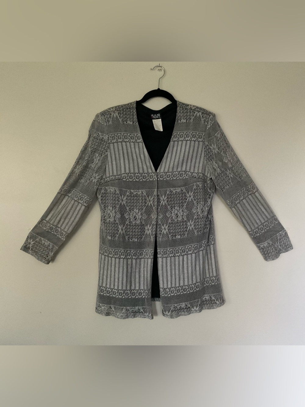 Elegant Gray Lace-Pattern Open Blazer
